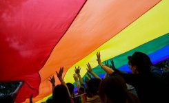 Diritti persone LGBTIQ, PE esprime “profonda preoccupazione”
