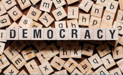 Eurobarometro: per gli italiani difesa democrazia al primo posto