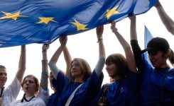 Carta europea gioventù e democrazia: nuovo slancio alla democrazia europea