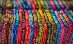 Prodotti tessili, PE: regole più dure per combattere eccesso di produzione