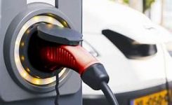 Eurostat: commercio auto elettriche e ibride aumentato nel 2022