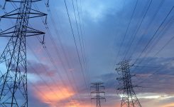 UE: azioni per accelerare sviluppo reti elettriche